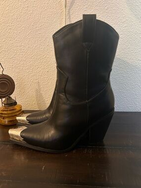 SHEIN Black Western Heeled Boots with Silver Toe Caps